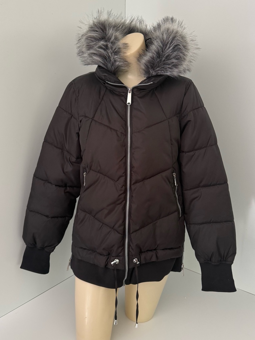 Sam Edelman Women's Medium Black Puffer Jacket Faux Fur Hood Drawstring Hem